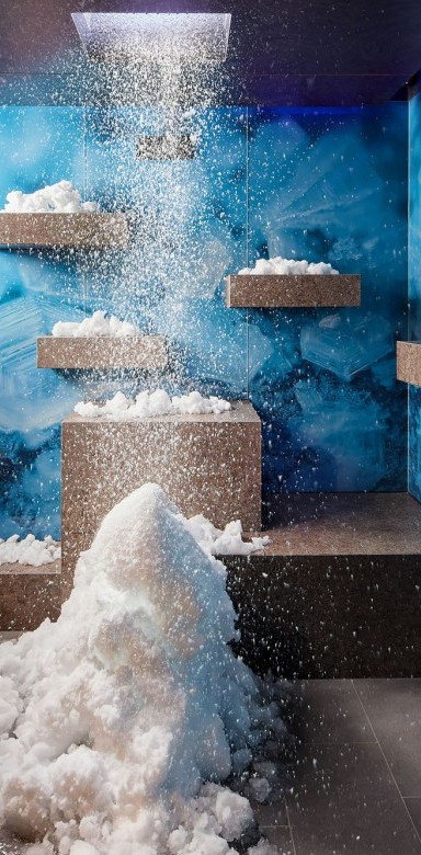 Raum mit Schneedusche im Spa Bereich des Hotel Erbprinz.